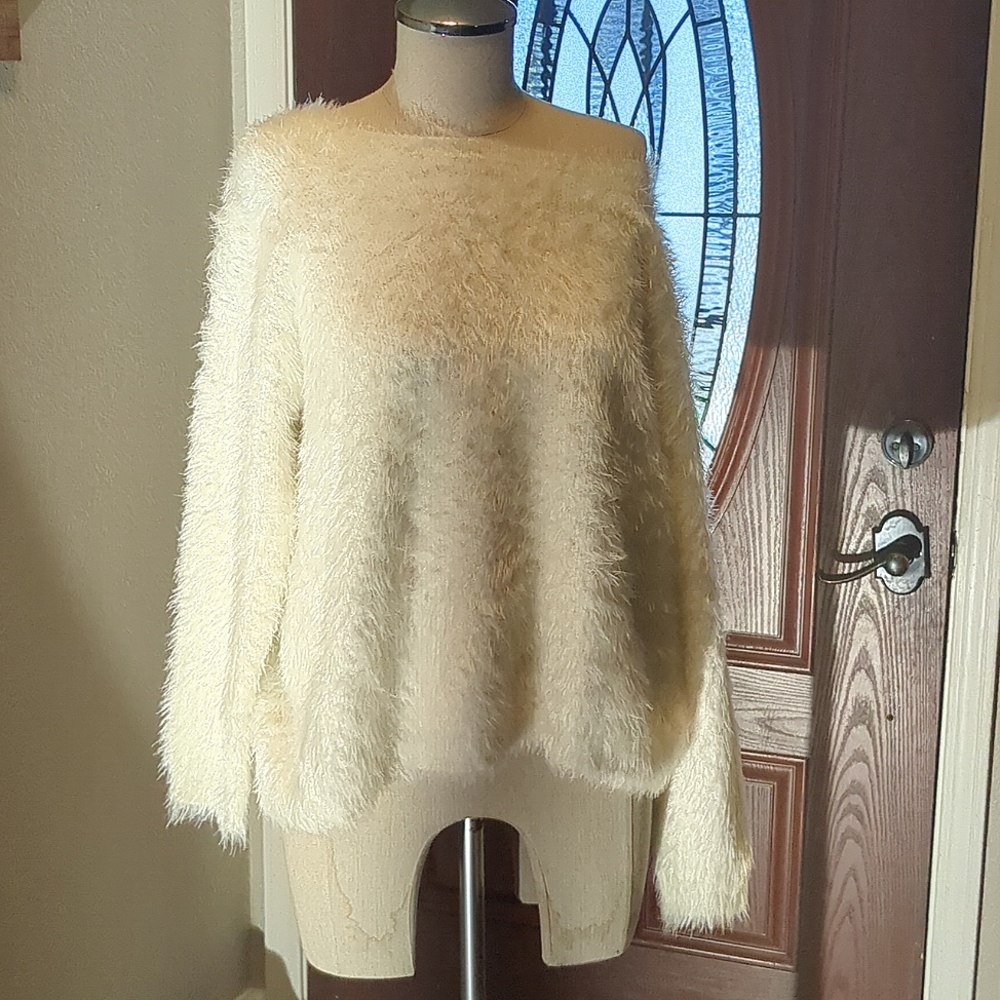 Large Super Soft & Fluffy Long Sleeve